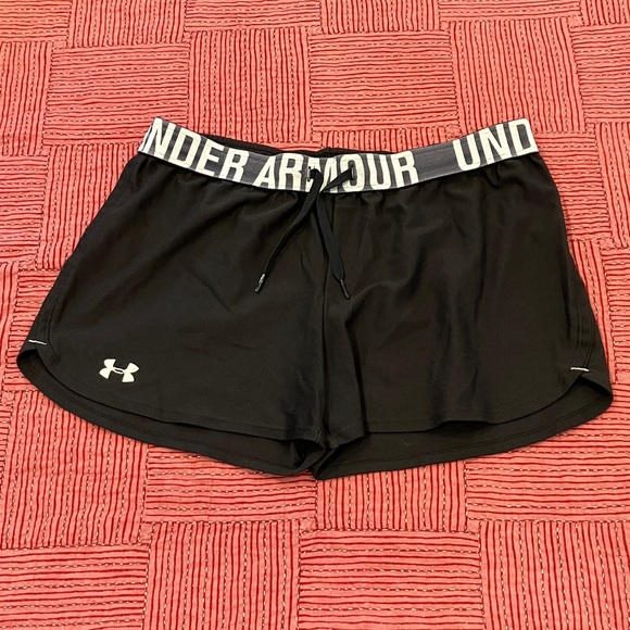 Under Armour women’s medium black Training / running Shorts - Picture 1 of 16